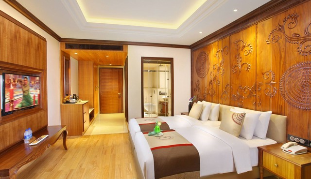 Seven Seas Hotel