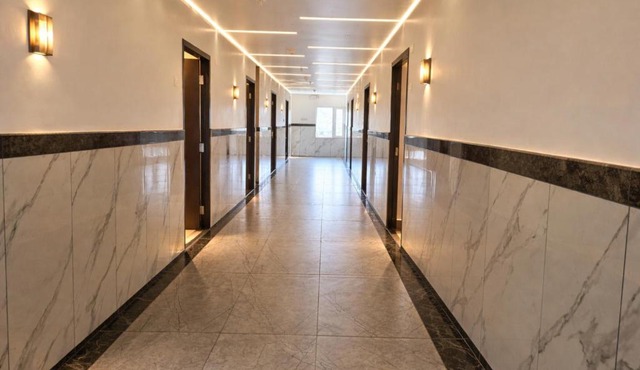 Shahenshah Hotel in Civil Lines, Prayagraj