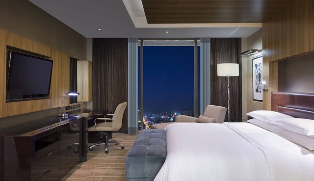 Sheraton Grand Bangalore Hotel at Brigade Gateway