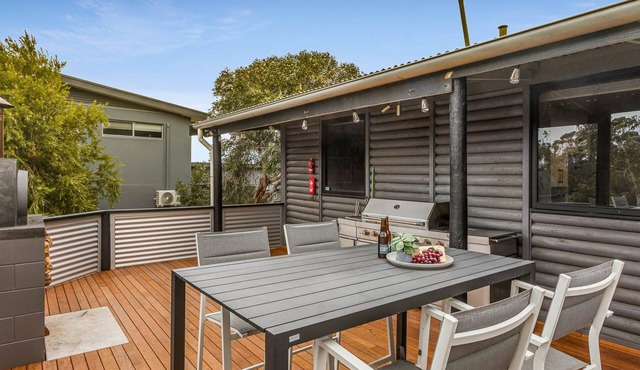 Silvers Anchor - 2 Bennett Street in CARRICKALINGA