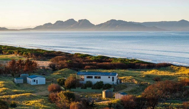 Six-Ten Shores - Holiday Houses Tasmania in Dolphin Sands