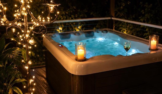 Sky: rainforest and ocean views with jacuzzi in Miallo