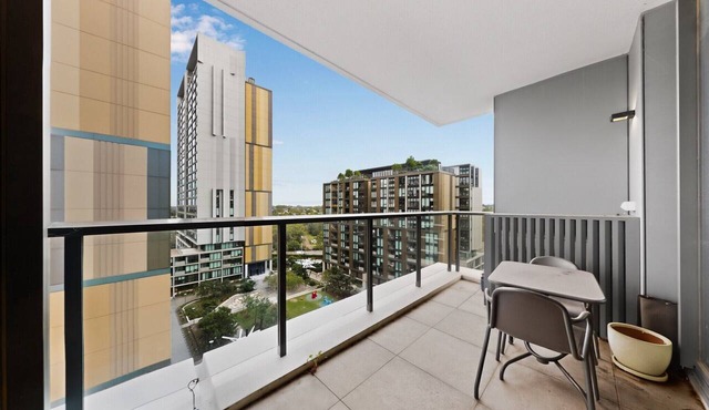 Skyline 2BR Apt Near Metro Ryde in North Ryde
