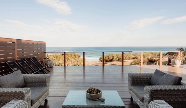 Smiths Beach Phillip Island - right on the beach. Waikiki Beachfront. in Smiths Beach
