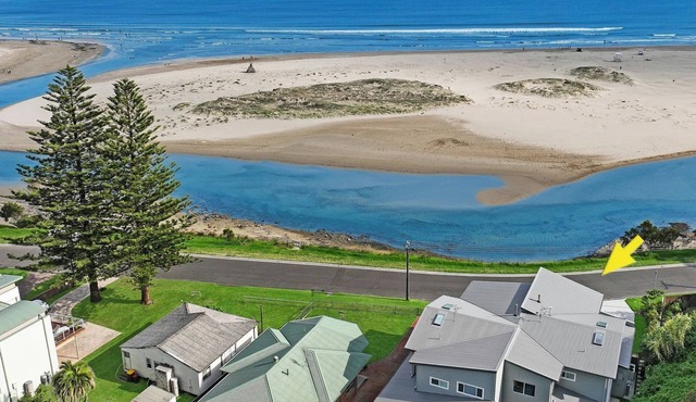 Southcape, Gerroa by the beach in Gerroa