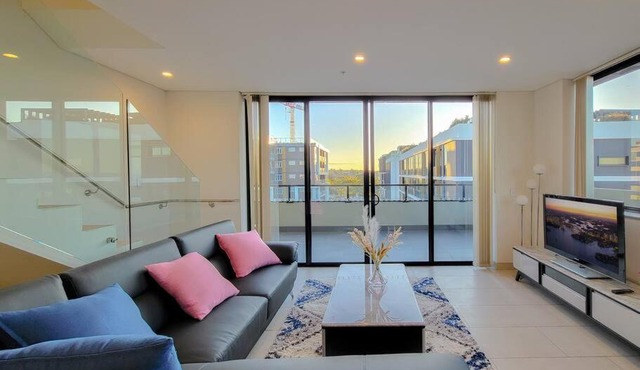 Spacious 3-Bed Penthouse with Perfect View in Sydney