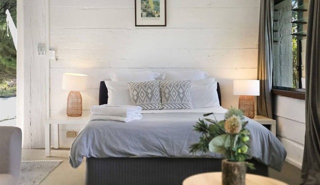 St Albans Stables - self contained studio styled accommodation (very rustic!) in Saint Albans