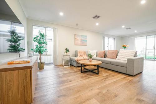 StayAU Pet-friendly Family's Perfect Beach Getaway in Secret Harbour