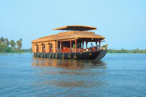 Sterling Luxury Houseboat, Alleppey
