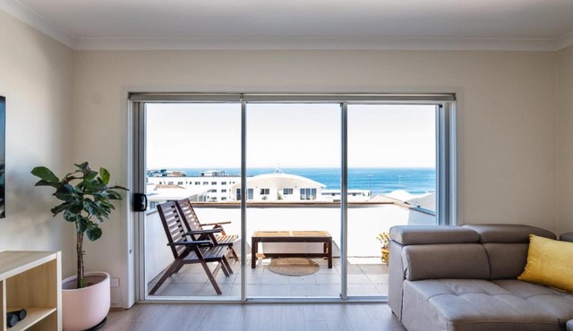 Stunning Maroubra Beachview Apt with Parking in Sydney