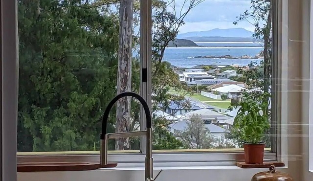 StunningViews ★SEPERATE STUDIO★Pet Friendly★Aircon in Tomakin