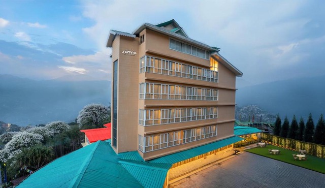 Summit Namnang Courtyard & Spa Near Mg Marg