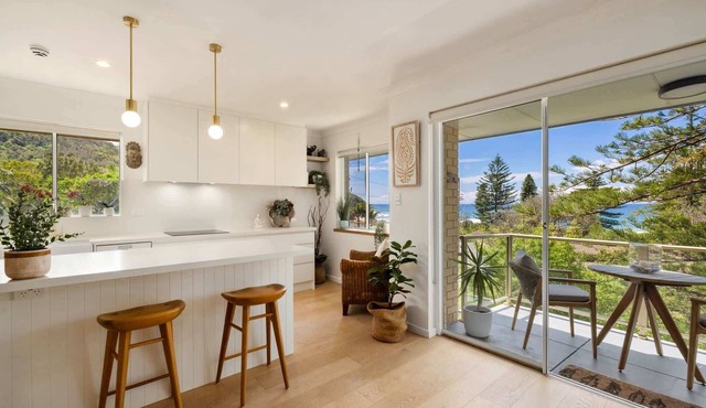 Sunrise Cove 2-Bed Apartment at Newport Beach in Newport