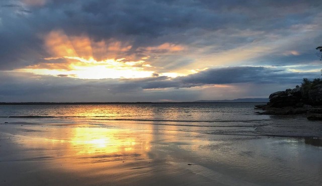 Sunset Blue - Currarong Beach House - 3 bedroom + bunk room. Perfect location in Currarong