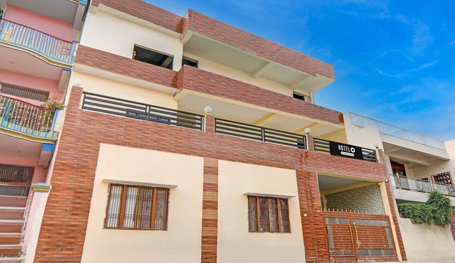 Super Hotel O Sudhirpur