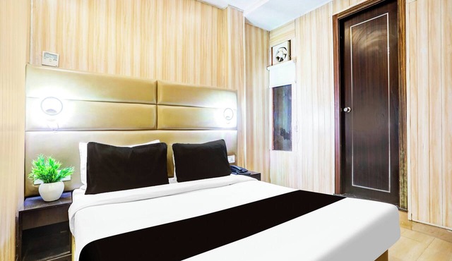 Super OYO Hotel O Vivekanand Marg