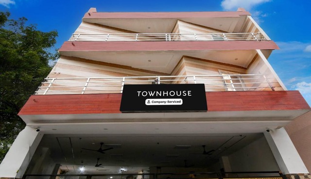 Super Townhouse Gomti Nagar Station Formerly Budget In