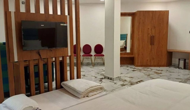Tej Hotel & Restaurant in Tikamgarh