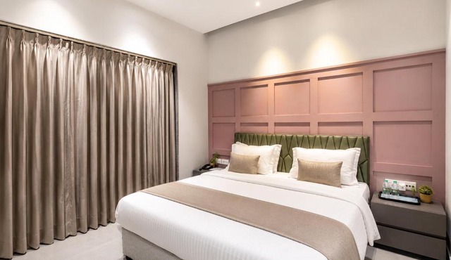 The Bay Suites - Braj Raj Regency