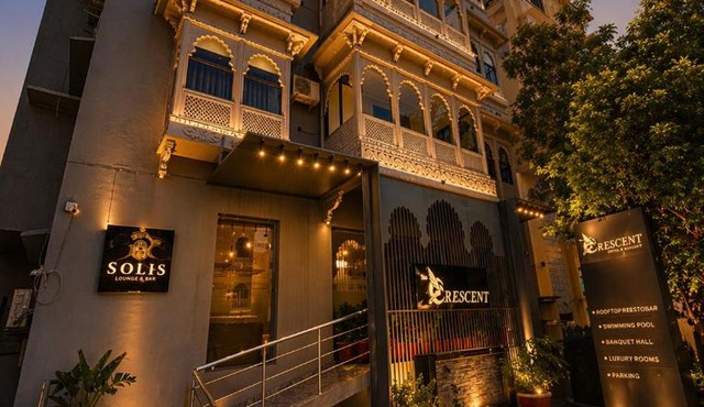 The Crescent Udaipur, Boutique Hotel Near Lake Pichola with Pool