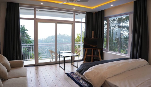 The Glass House Gethia