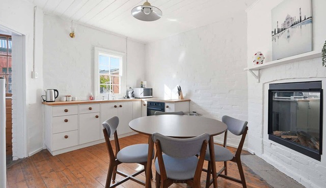 The Heritage Stay 1860s Cottage Central CBD in Bathurst