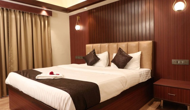 The Lake Hotel in Kolkata