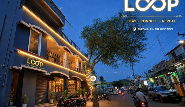 The Loop - Auroville Main Junction, Family-Friendly Comfort Hotel, 5-Minute Drive to Auroville Beach & ECR Road, High-Speed WiFi & Free Parking