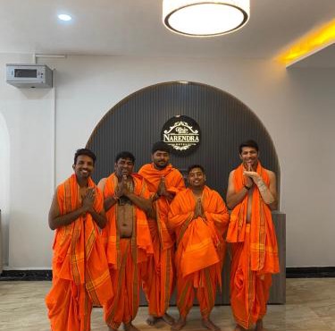 The Narendra hotel 700m away from the Ram Mandir