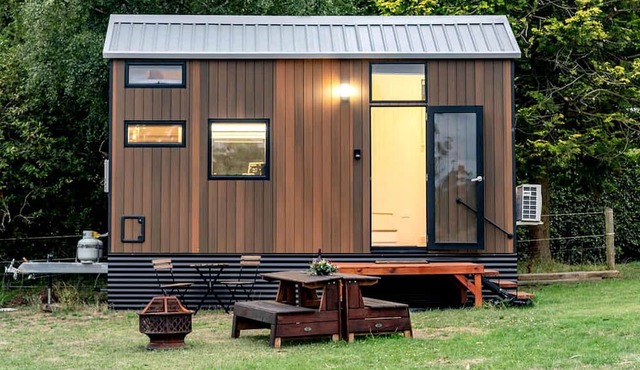Tiny Glamping on a Farm Stay in Warragul South, Victoria in Warragul