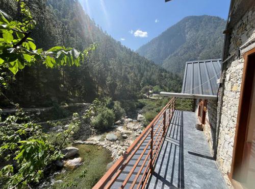 Tirthan river and wildlife cottage