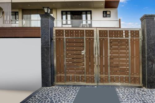 Townhouse Mayfield Garden Nearby Golf course road