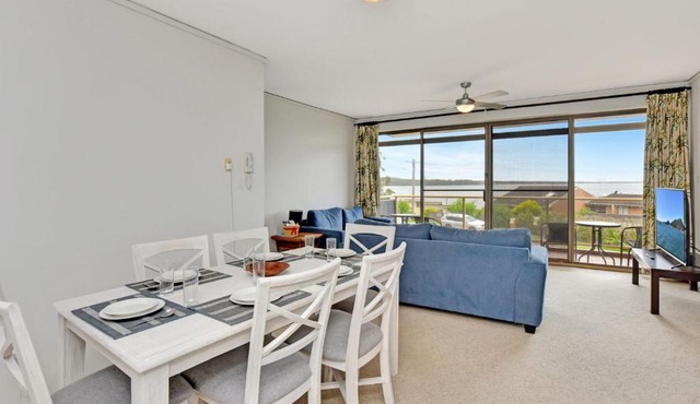 Triview Mitchell Street Unit 4 1 Soldiers Point in Soldiers Point