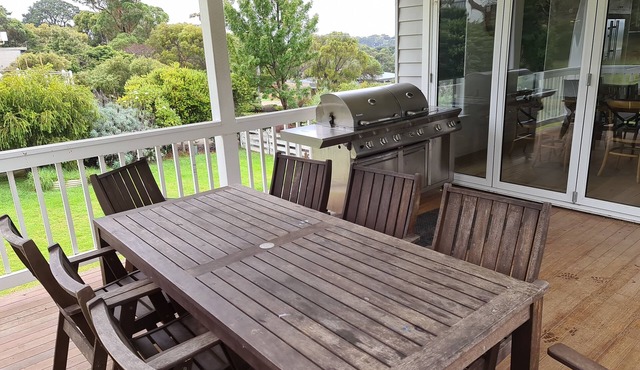 TULLYNEAR- Flinders Beach House in Flinders