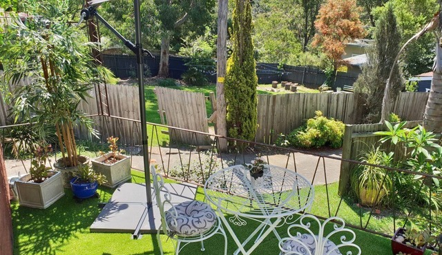 Unique 1920's Historic Retreat! Pet Friendly! in Springwood