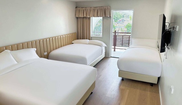 Venus Resort in Long Jetty
