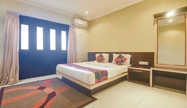 Vihasta Sunrise Hotel by RR Enterprises