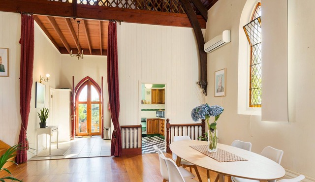 Villa Nova B&B Retreat : WINTER GET AWAY - WOOD fire inside and out🔥 in Guildford