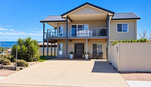 Wallaroo Beach House | Ocean Views, Pool Table | Sleeps 10 in North Beach