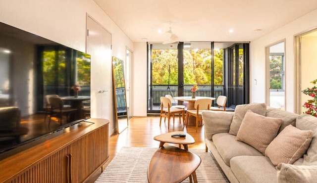 Waterloo 2BR/2BA | Pool, Parking, Near Green Sq in Waterloo