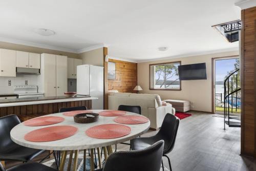 Waters Edge - Belle Escapes Jervis Bay in Erowal Bay