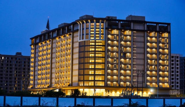 Weekend Address Luxury Stays in Dumas