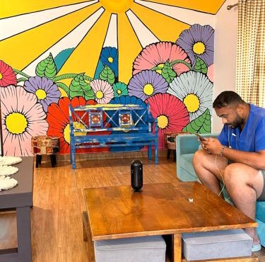 Whiite Panda - Backpacker Hostel in Delhi Greater Kailash