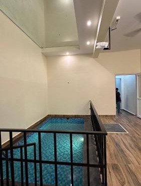 Wind & Wave Villas, Luxury 3BHK Villa with Indoor Pool & Poolside Cinema Projector in Kilpettai
