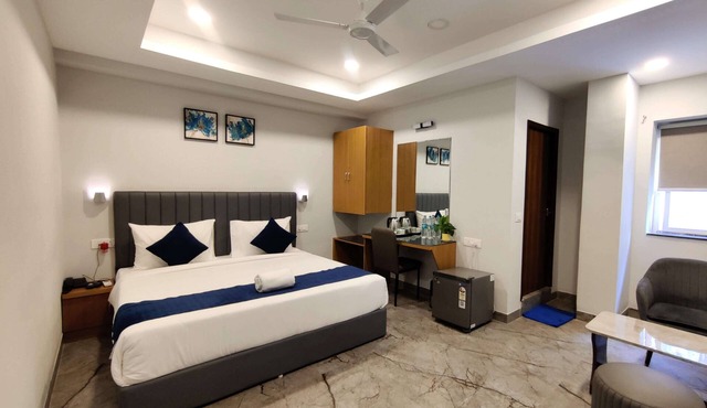 Yellow Sapphire Hotel Gachibowli