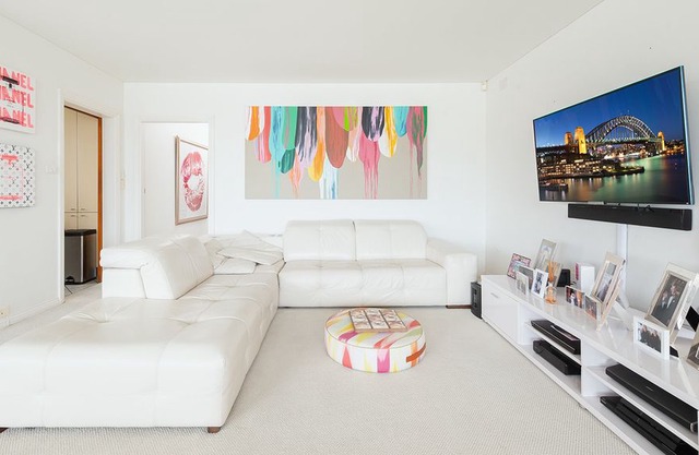 HARBOUR FRONT SINGLE LEVEL APARTMENT in Elizabeth Bay