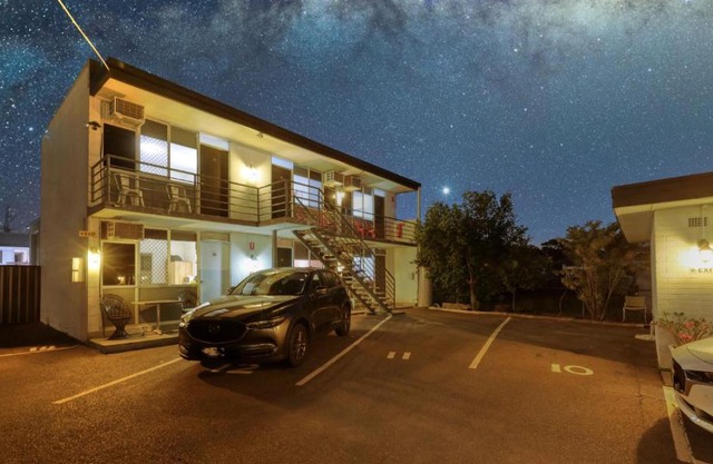 Motel 