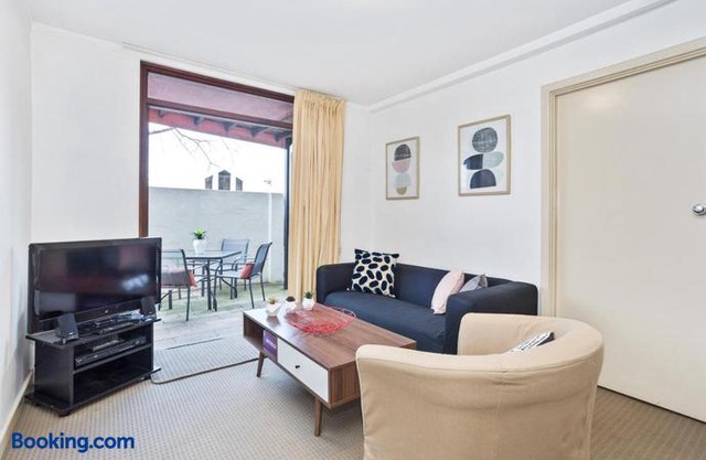 South Perth Executive Apartment in Perth