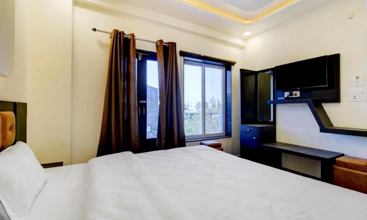 Kolar Road Hotel | HOTEL BONSAI