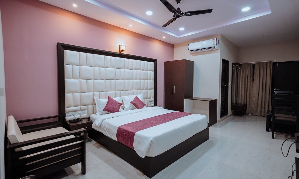 Jagdalpur Hotel | Bajaj's Karwan Inn